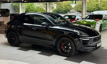 Car image 4