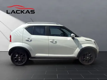 Car image 4