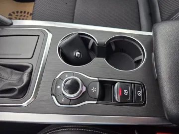 Car image 40