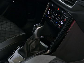 Car image 33