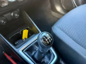 Car image 22