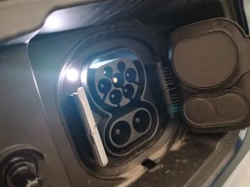 Car image 24