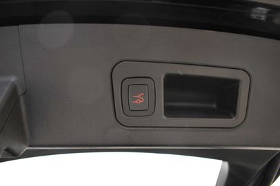 Car image 37