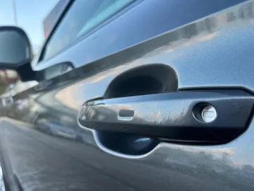 Car image 38
