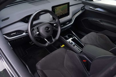 Car image 32