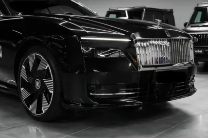 Car image 9