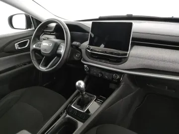 Car image 28