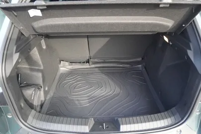 Car image 27