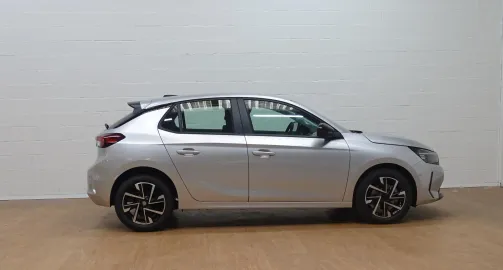 Car image 4