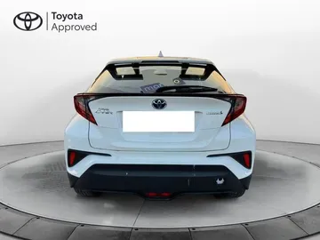 Car image 4