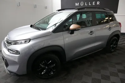 Car image 2