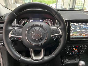 Car image 30