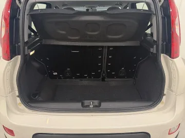 Car image 29