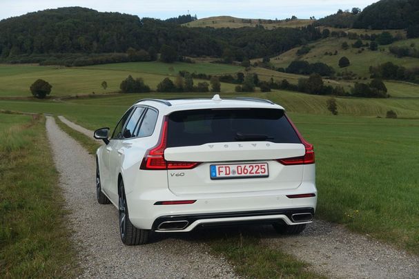 Volvo V60 T6 R Design AWD 251 kW image number 14