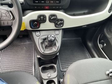 Car image 13