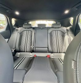 Car image 36