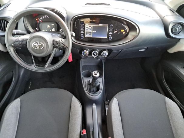 Toyota Aygo X 53 kW image number 12