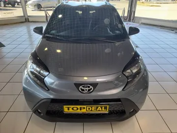 Car image 12