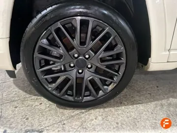 Car image 28