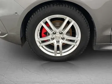 Car image 34