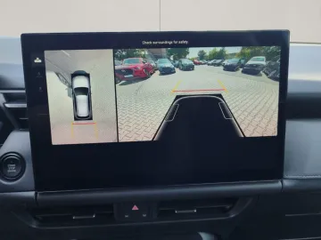 Car image 18
