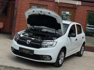 Car image 30