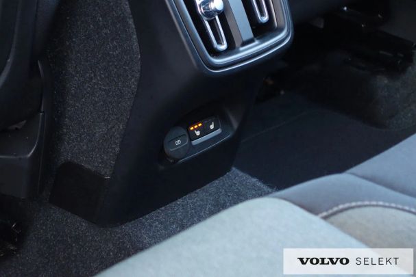 Volvo XC40 AWD 145 kW image number 29