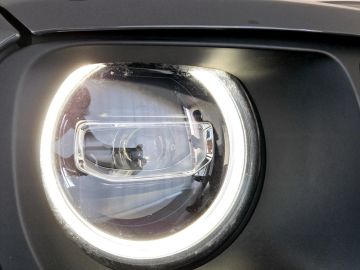 Car image 22