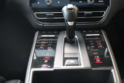 Car image 38