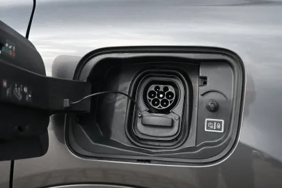 Car image 30