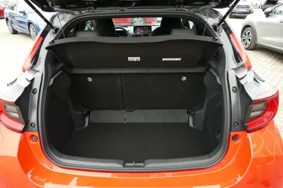 Car image 24