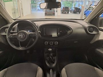 Car image 9