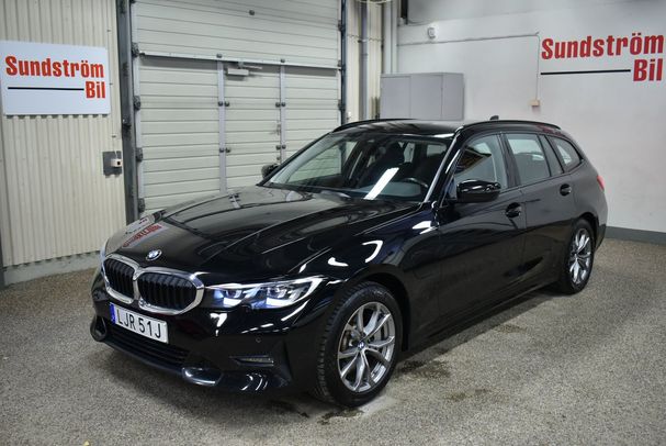 BMW 330 e Touring Sport Line 216 kW image number 1