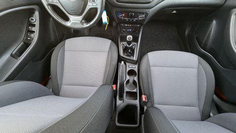 Car image 25