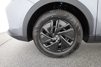 Car image 30