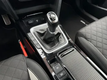 Car image 43