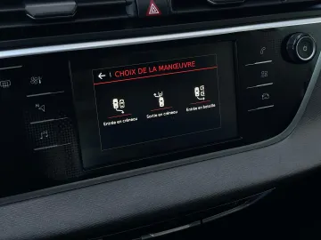 Car image 30