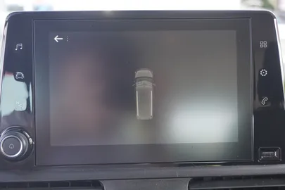 Car image 30