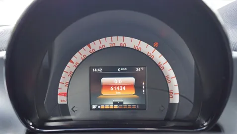Car image 26