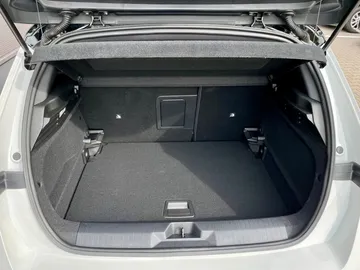 Car image 29