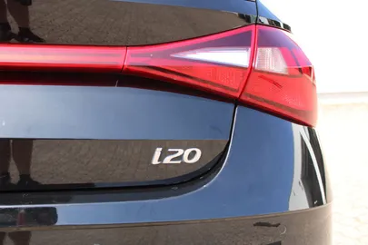 Car image 25