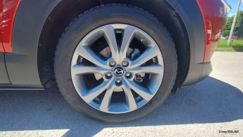 Car image 23