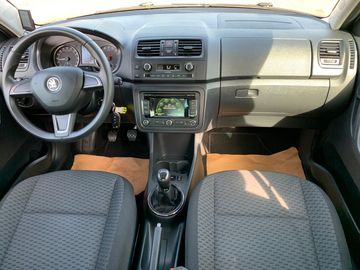 Car image 11