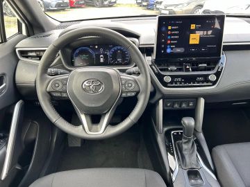 Car image 12