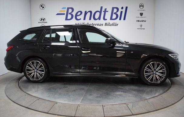 BMW 330 e Touring M Sport 216 kW image number 10