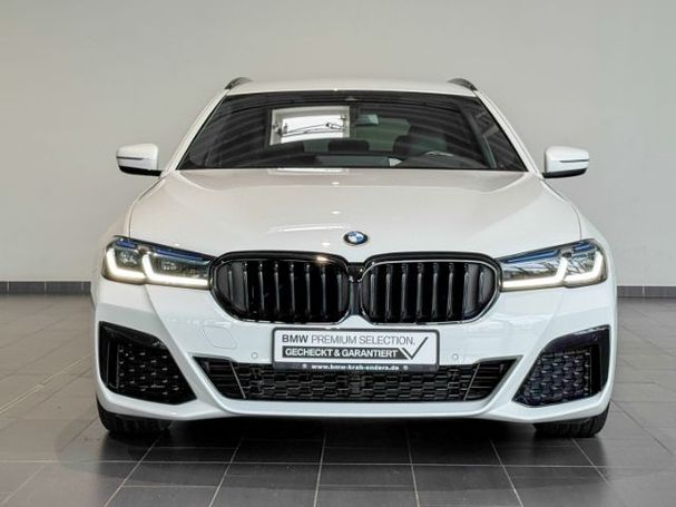 BMW 540i Touring xDrive 245 kW image number 2