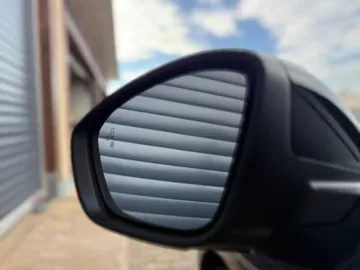 Car image 36