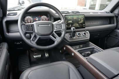 Car image 30