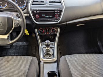 Car image 20