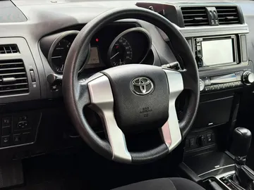 Car image 37